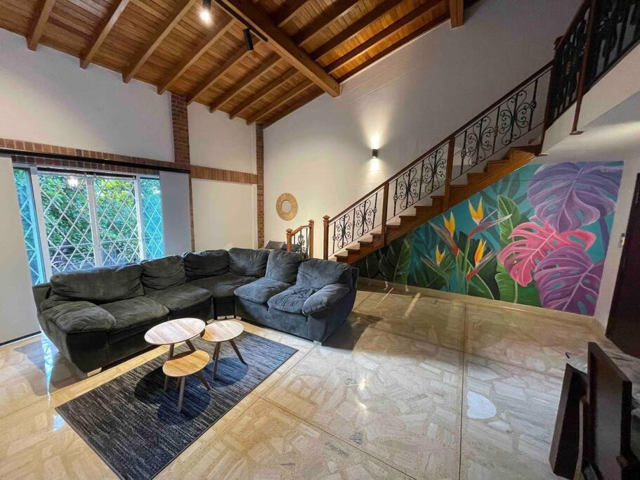 Apartment 2-story Penthouse, Tons Of Restaurants, Private Balconies