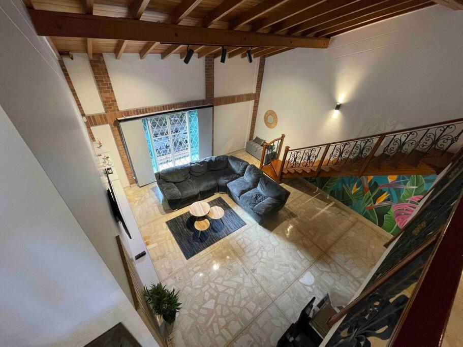 Apartment 2-story Penthouse, Tons Of Restaurants, Private Balconies